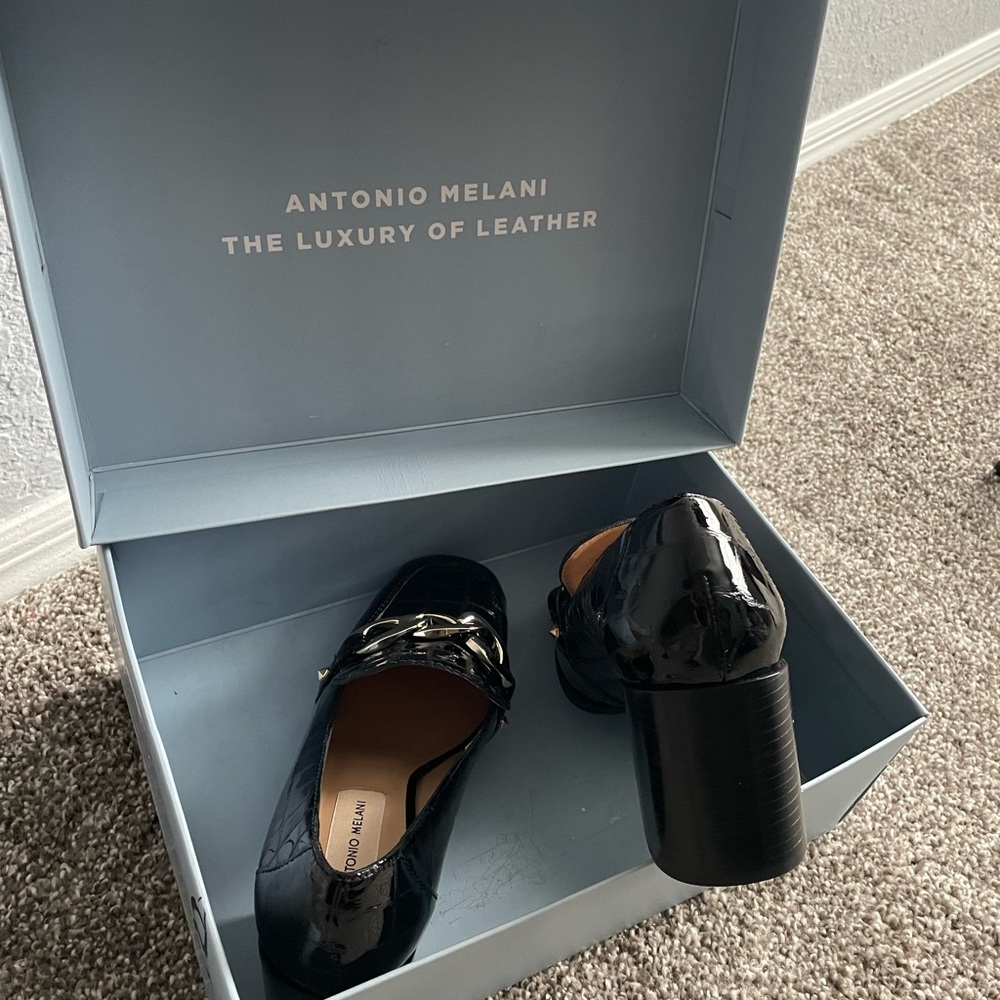 Antonio Melani black & gold alligator pattern dress shoes - Picture 2 of 4